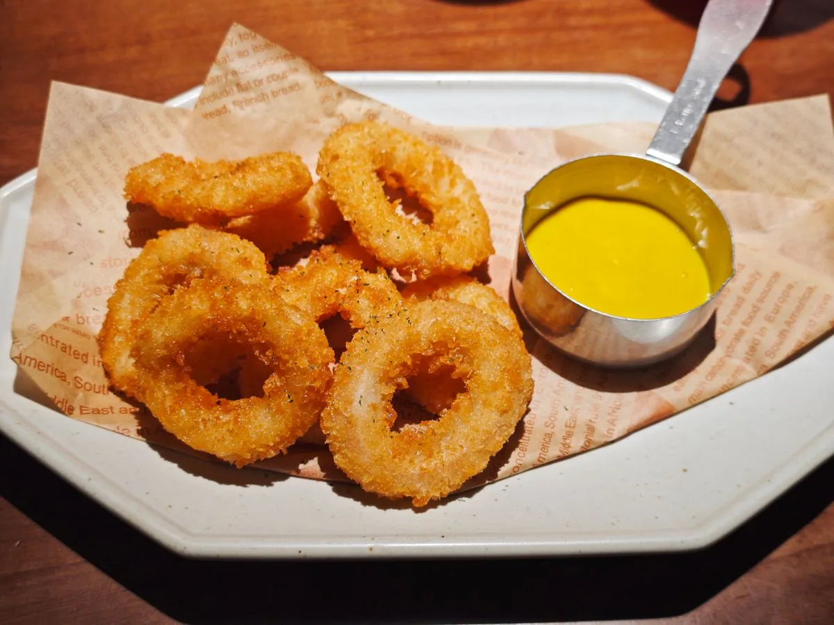 Air Fryer Onion Rings plated air fryer meal
