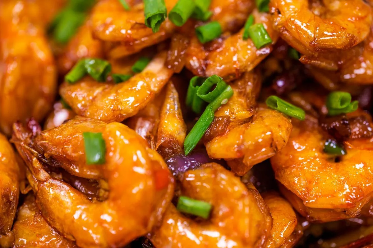Garlic Sauce Shrimp Stir-Fry plated Chinese dinner