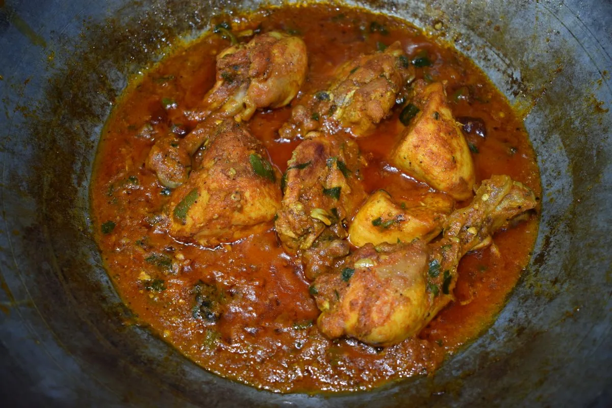 Chicken Saagwala Skillet plated Indian dinner