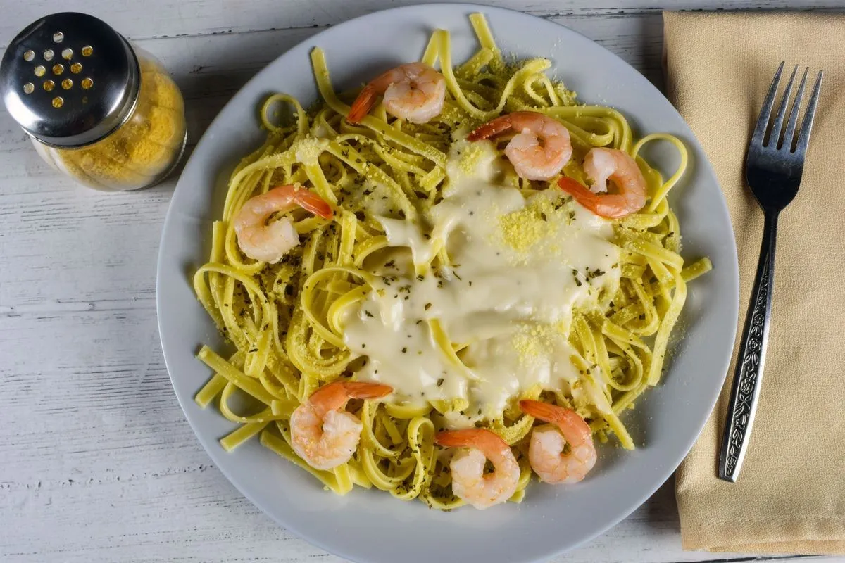 Weeknight Fettuccine Alfredo dish plated