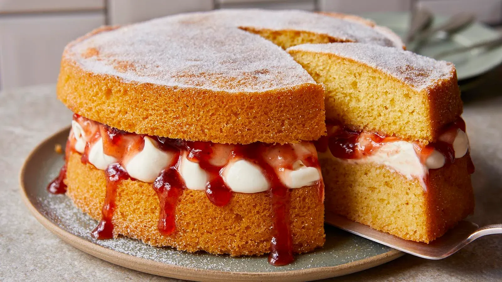 Easy Caramel Sponge Cake – Soft and Delicious