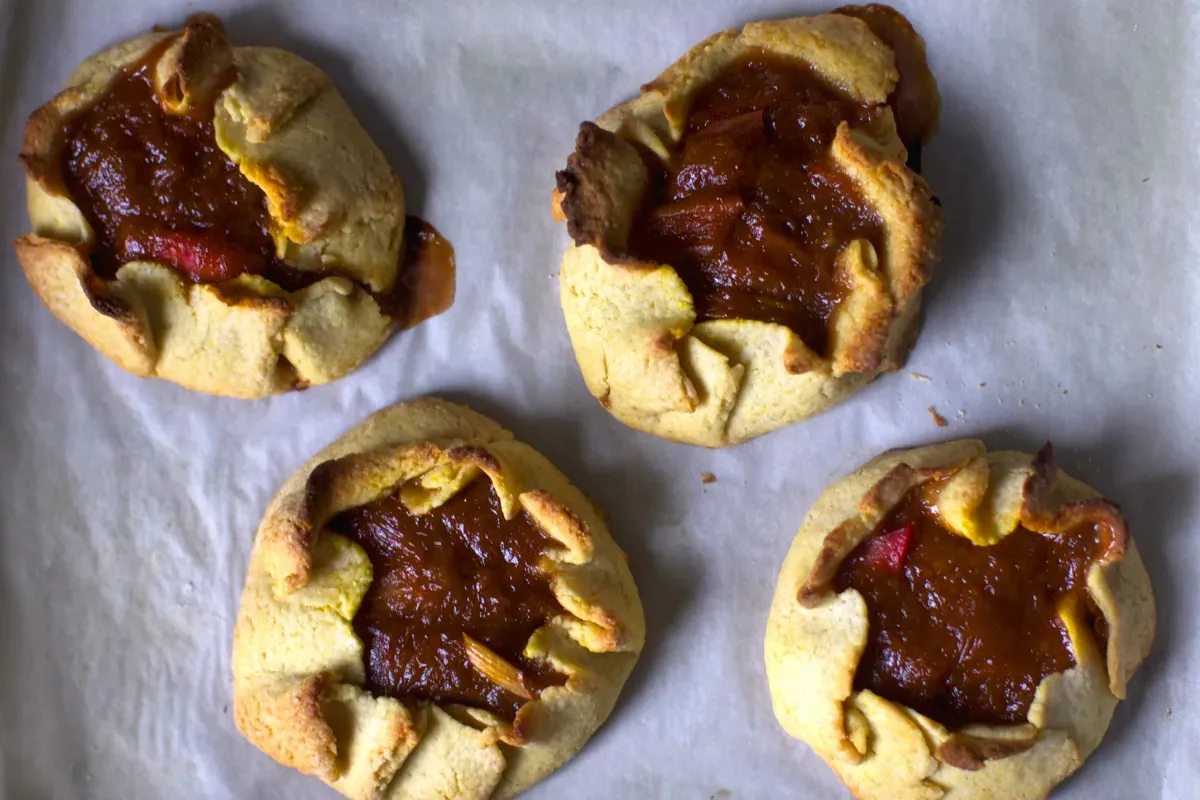 rustic rhubarb tarts