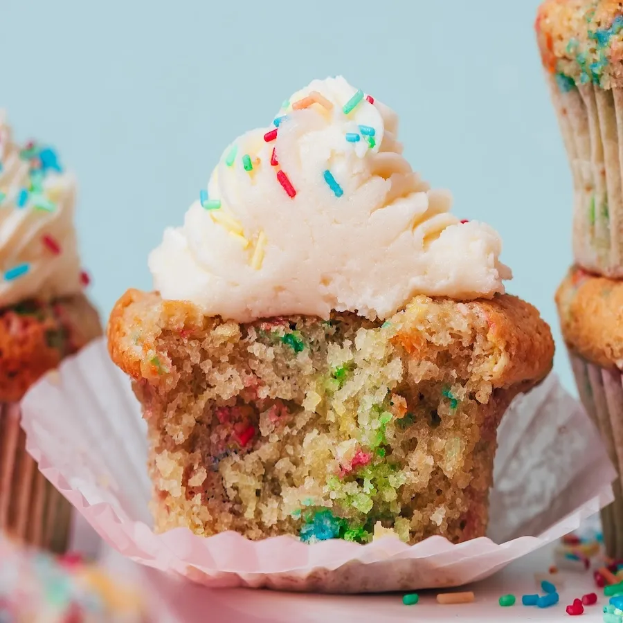 Gluten-Free Funfetti Cupcakes (1 Bowl!)