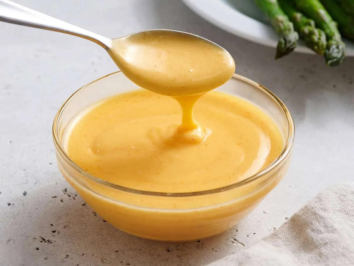 Easy Hollandaise Sauce