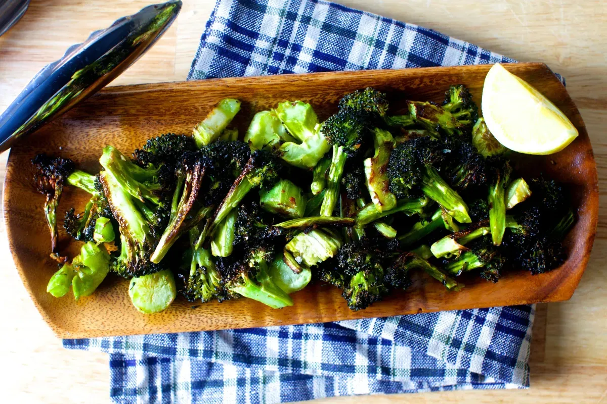 crispy broccoli with lemon and garlic