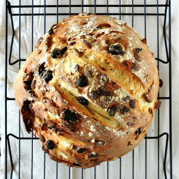 7-Ingredient Muesli Bread