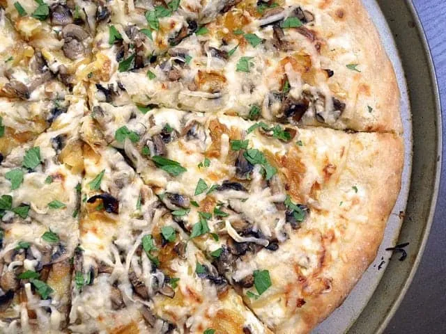 Caramelized Onion & Mushroom White Pizza