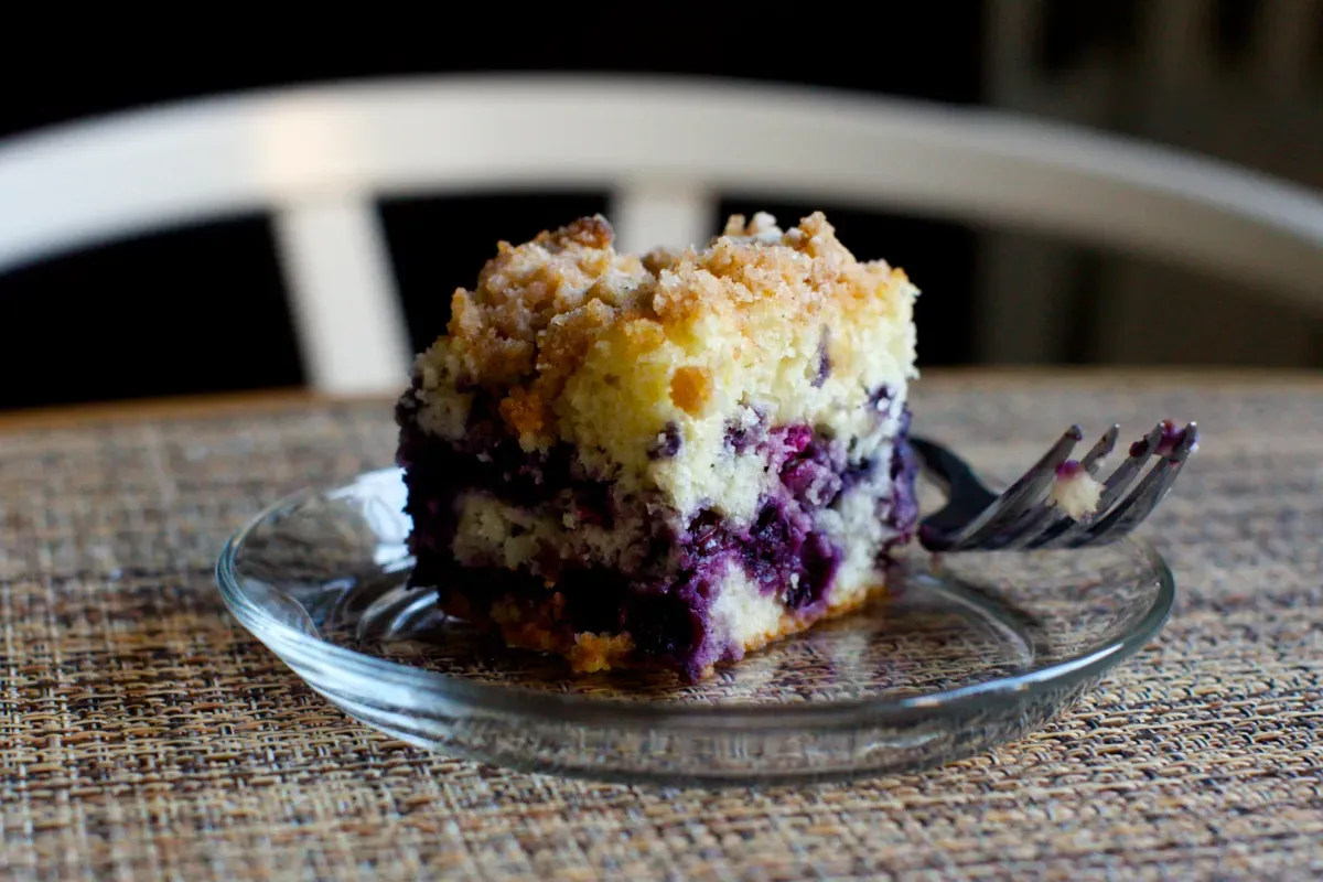 blueberry crumb cake