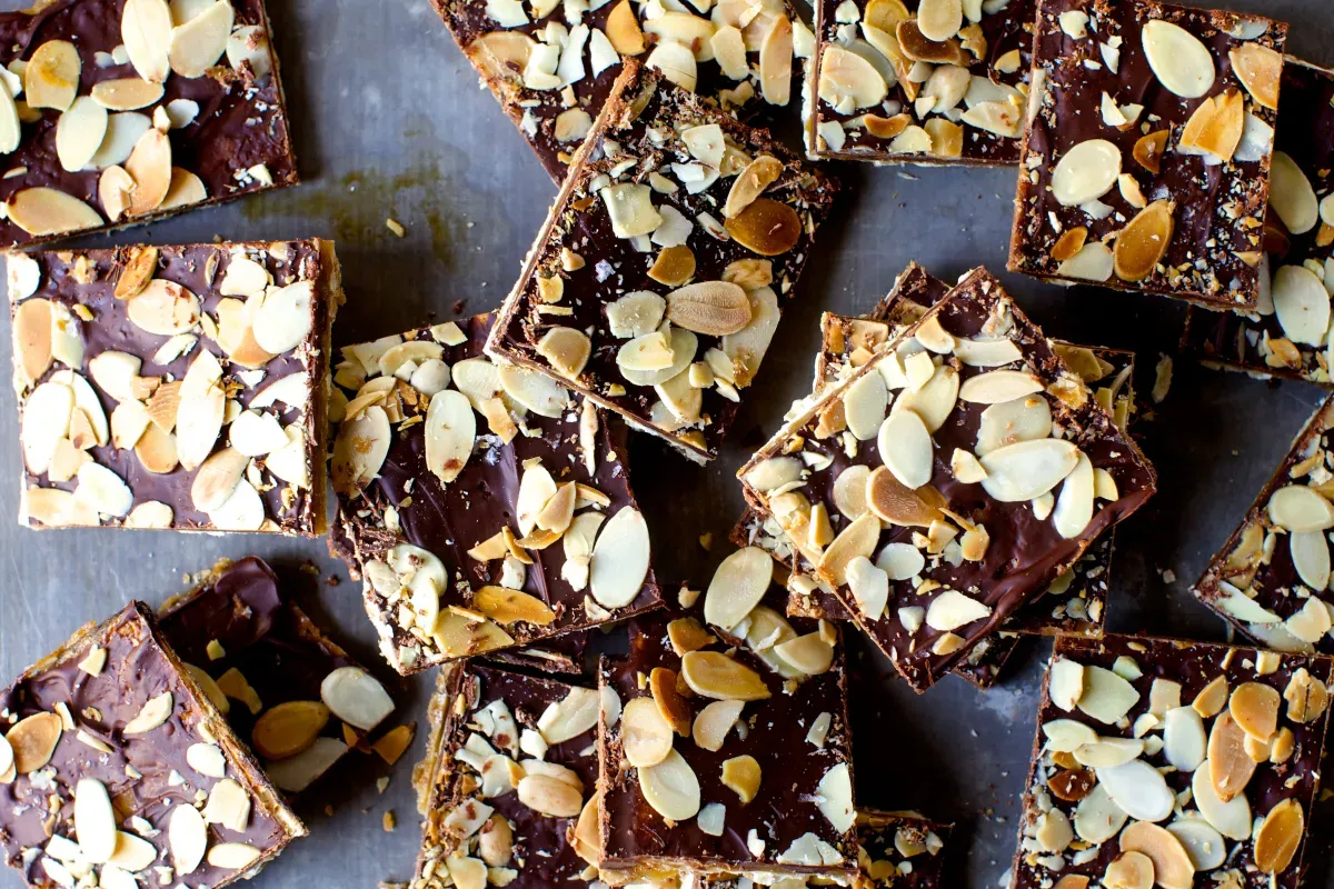 chocolate caramel crackers