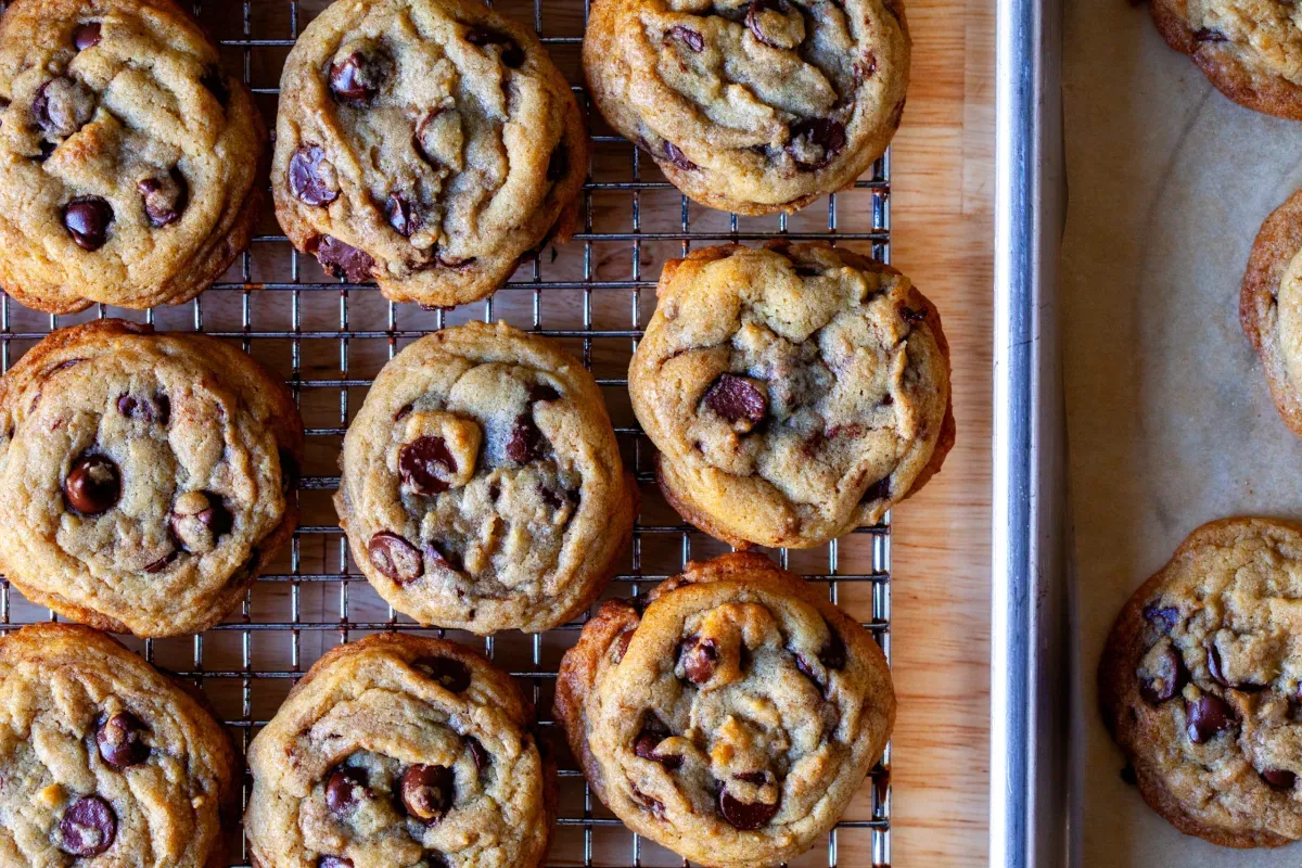 crispy chewy chocolate chip cookies
