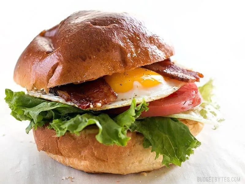 Brown Sugar Bacon Breakfast Sandwiches with Chipotle Mayo