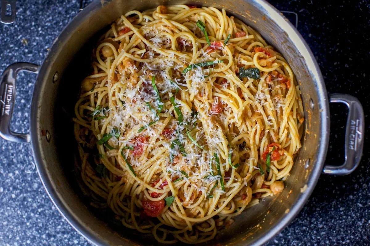 spaghetti with chickpeas