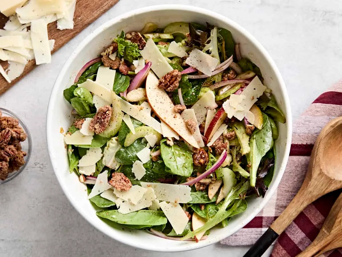 Pear, Celery and Candied Pecans Salad Recipe