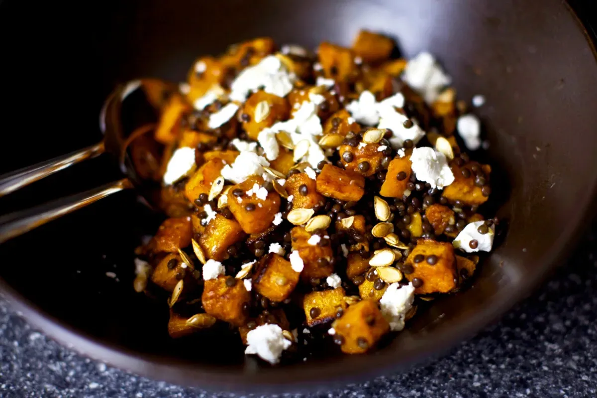 spicy squash salad with lentils and goat cheese