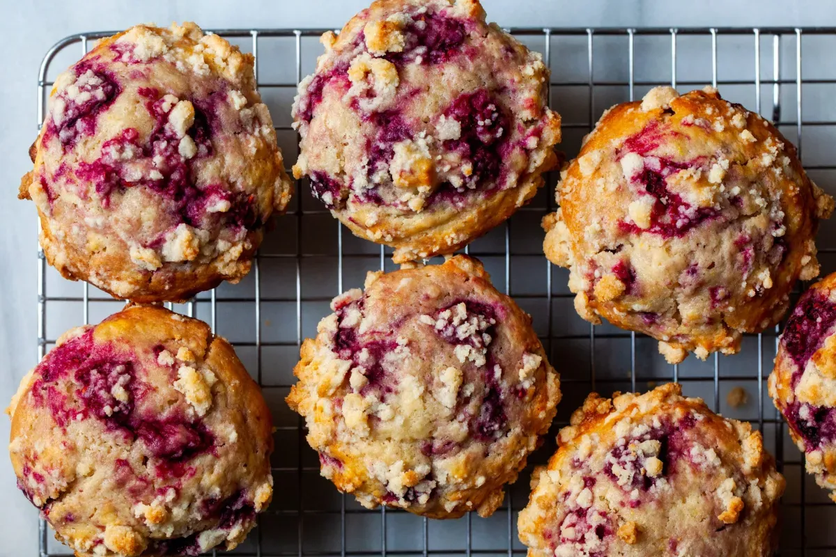 raspberry streusel muffins