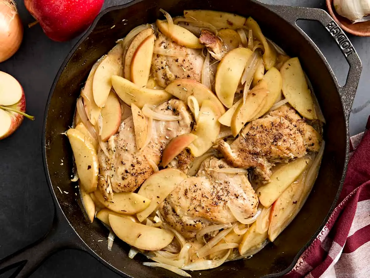 Chicken and Apples Skillet Recipe