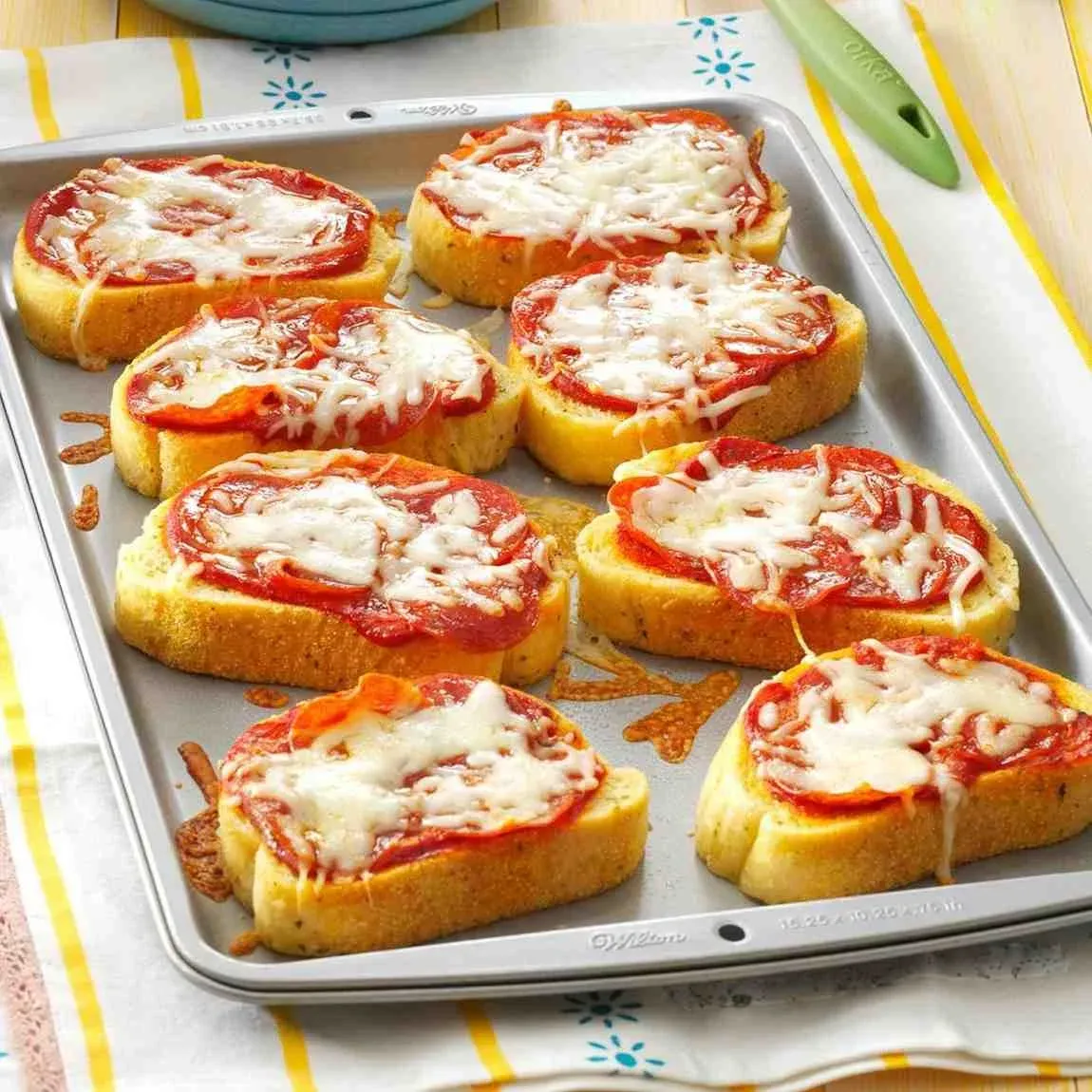 Mini Garlic Toast Pizzas