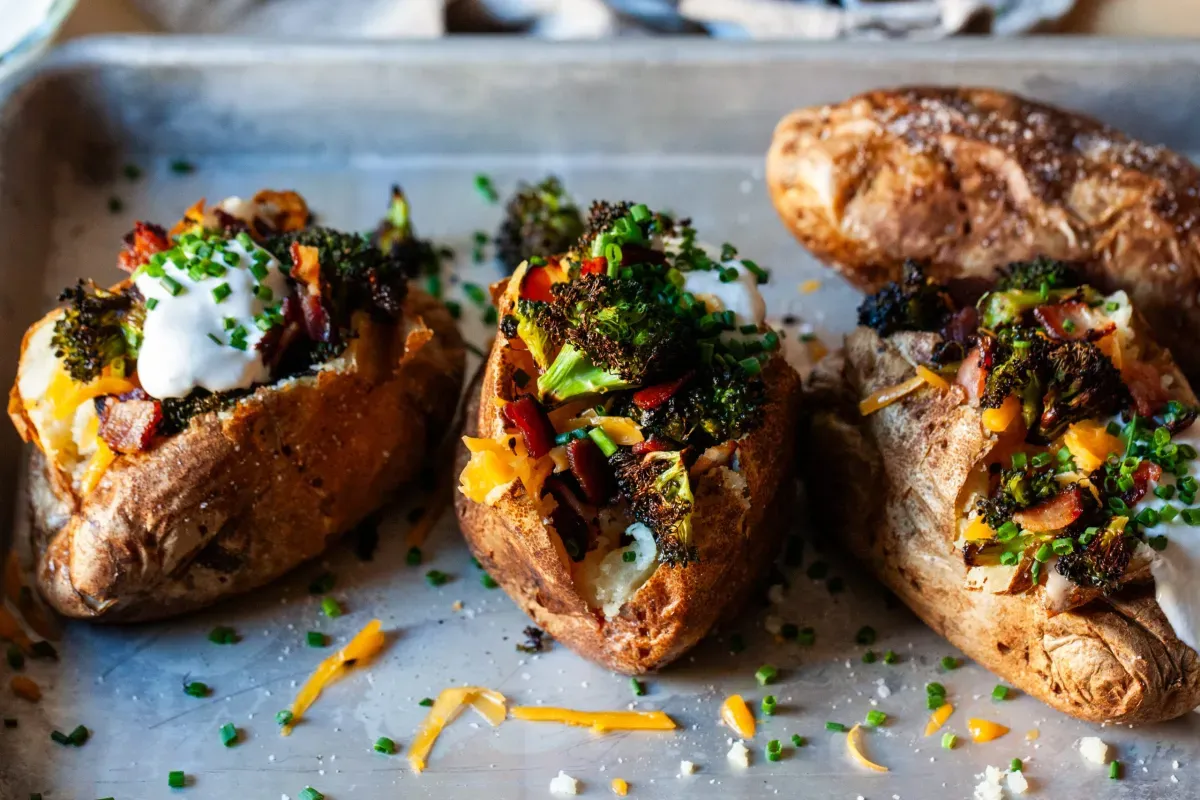 baked potatoes with crispy broccoli and bacon