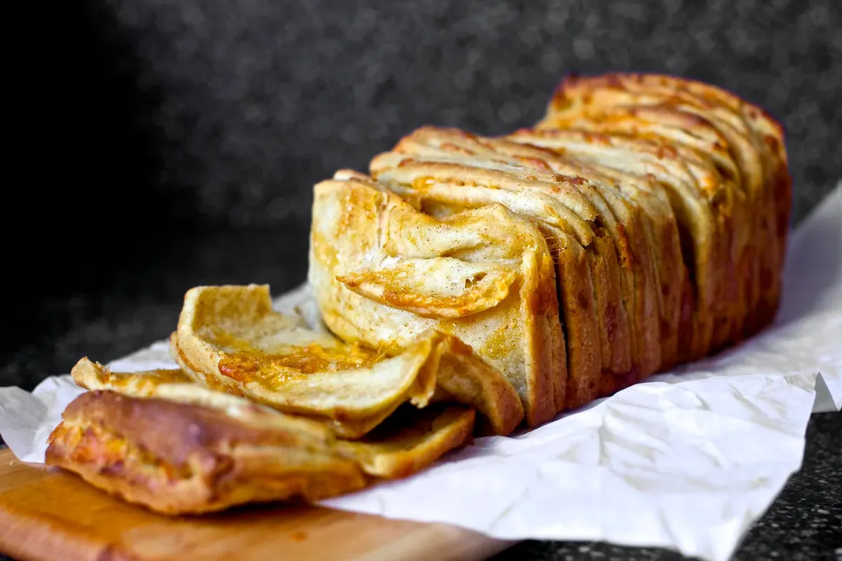 cheddar, beer and mustard pull-apart bread