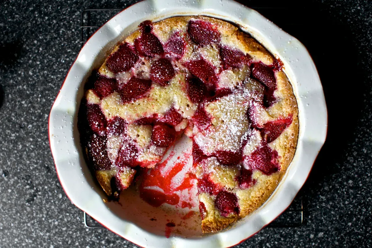 strawberry summer cake