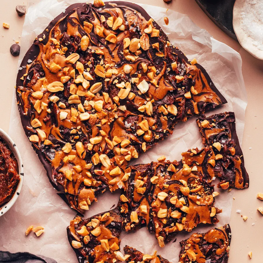 5-Ingredient Snickers Chocolate Bark