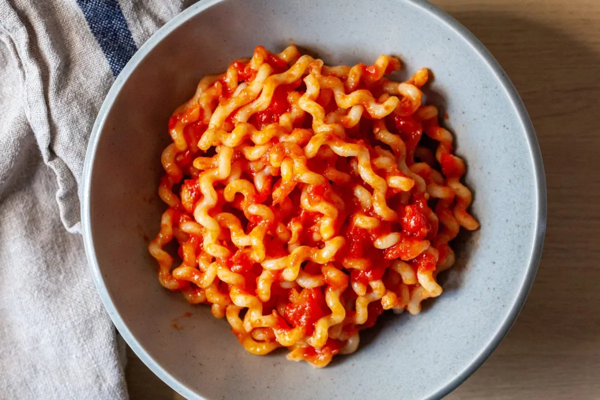 tomato sauce with onion and butter