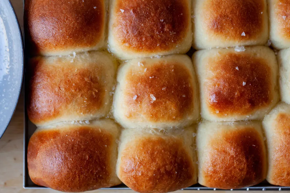 old-school dinner rolls