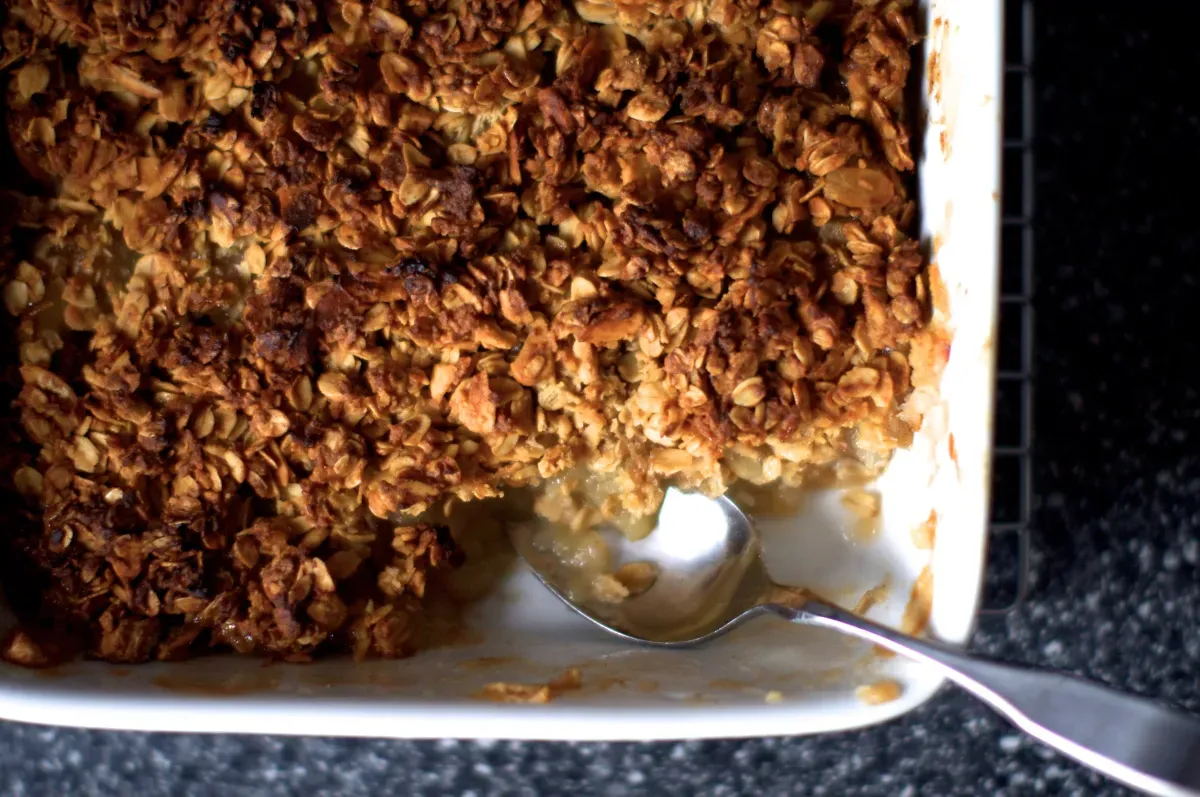 breakfast apple granola crisp