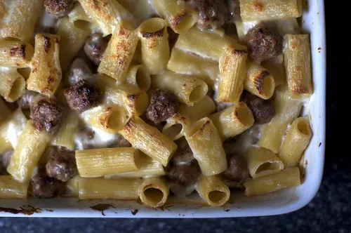 baked rigatoni with tiny meatballs