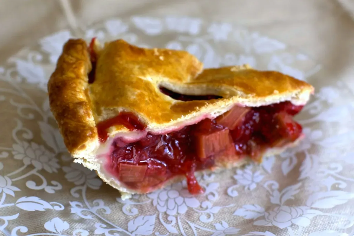strawberry-rhubarb pie, improved