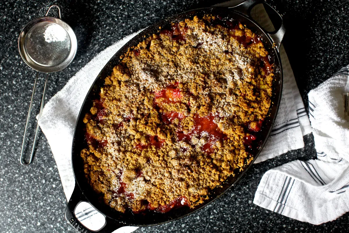 pear cranberry and gingersnap crumble