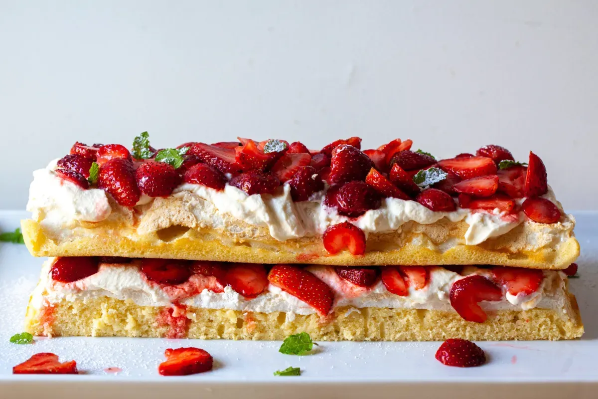 strawberry brita cake