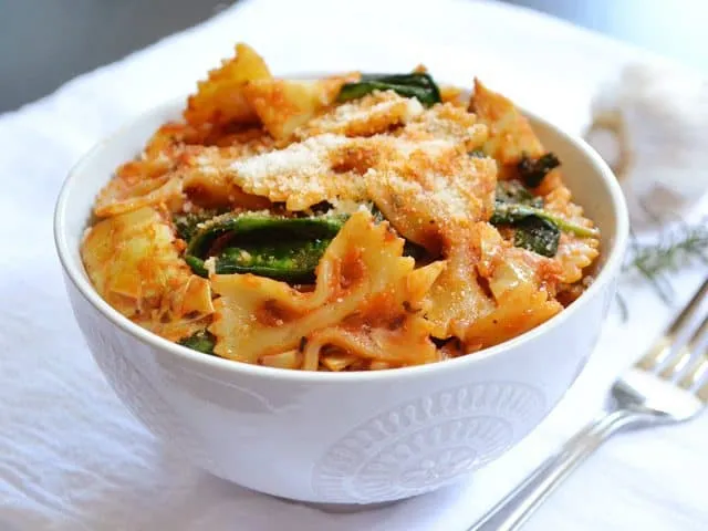 zesty tomato & artichoke pasta