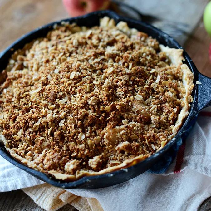 Deep Dish Apple Crumble Pie