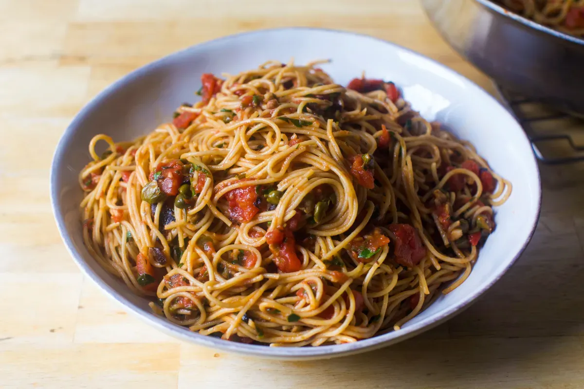 pasta puttanesca