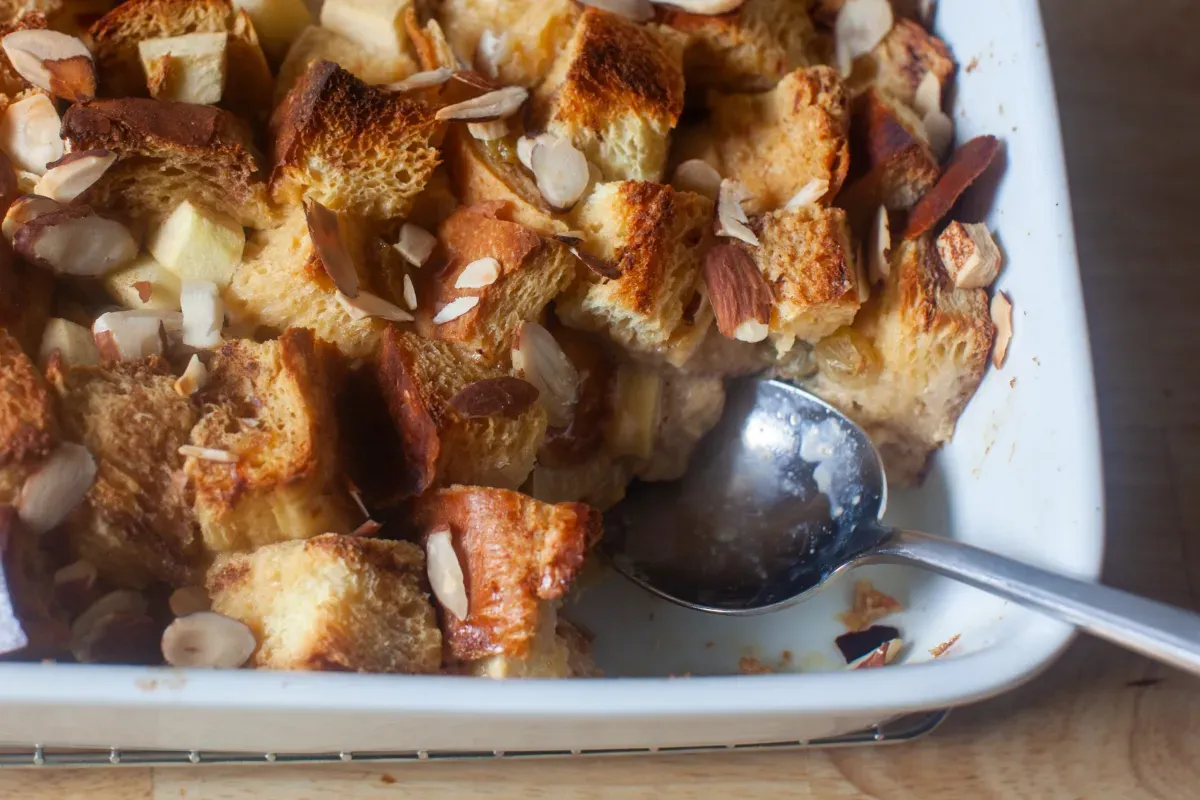 raisin-studded apple bread pudding