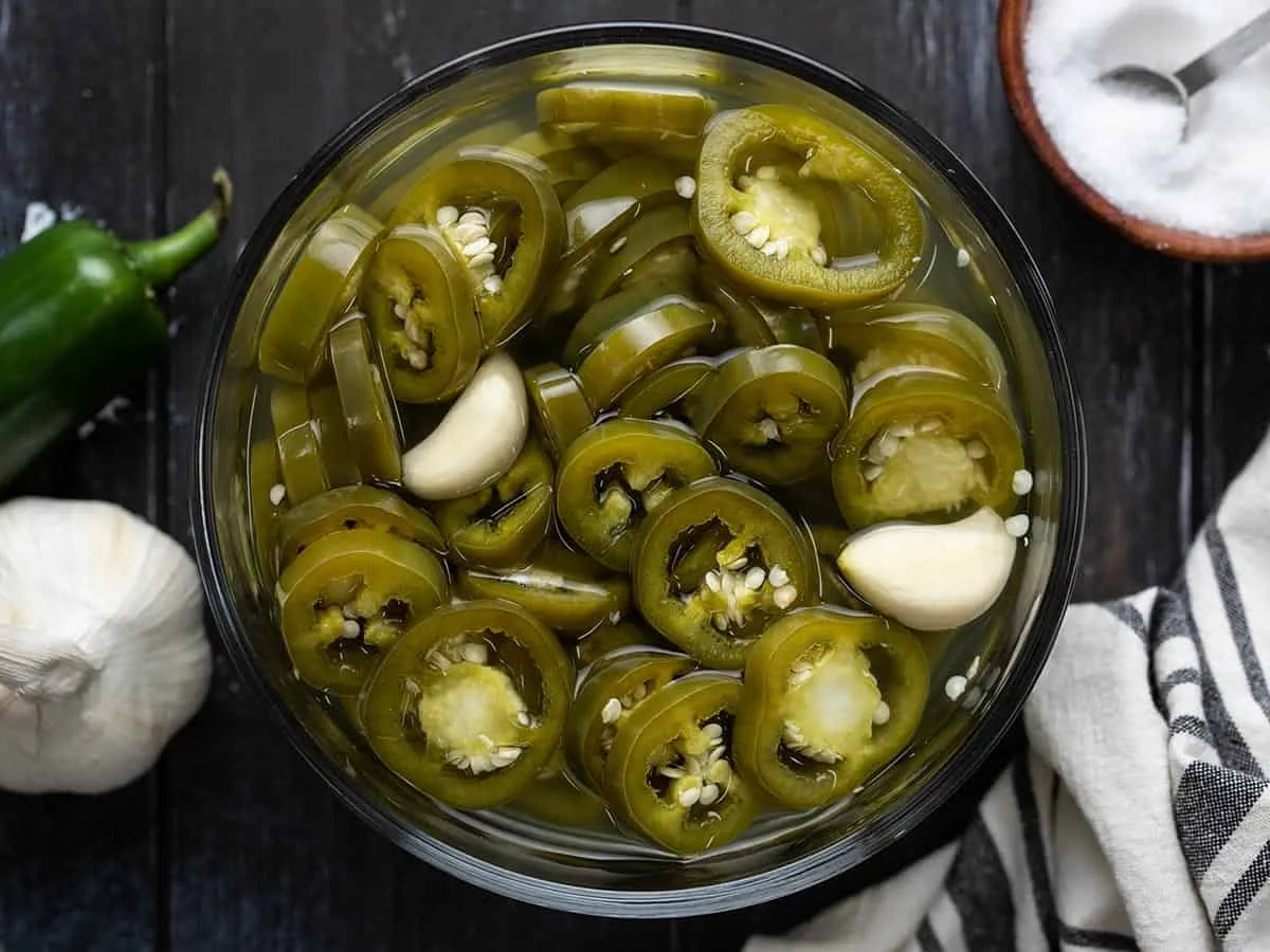 Easy Pickled Jalapeños