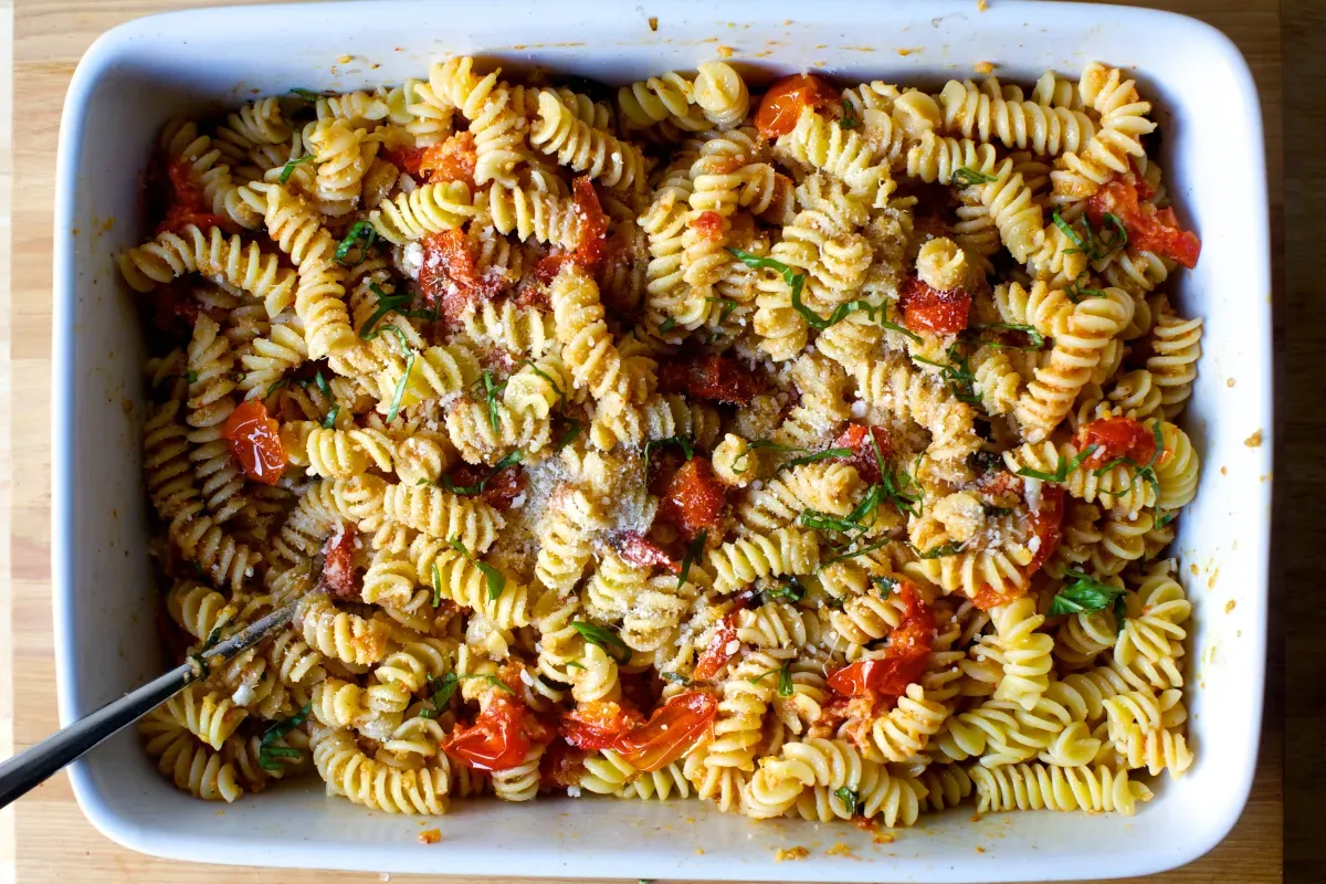 fusilli with baked tomato sauce